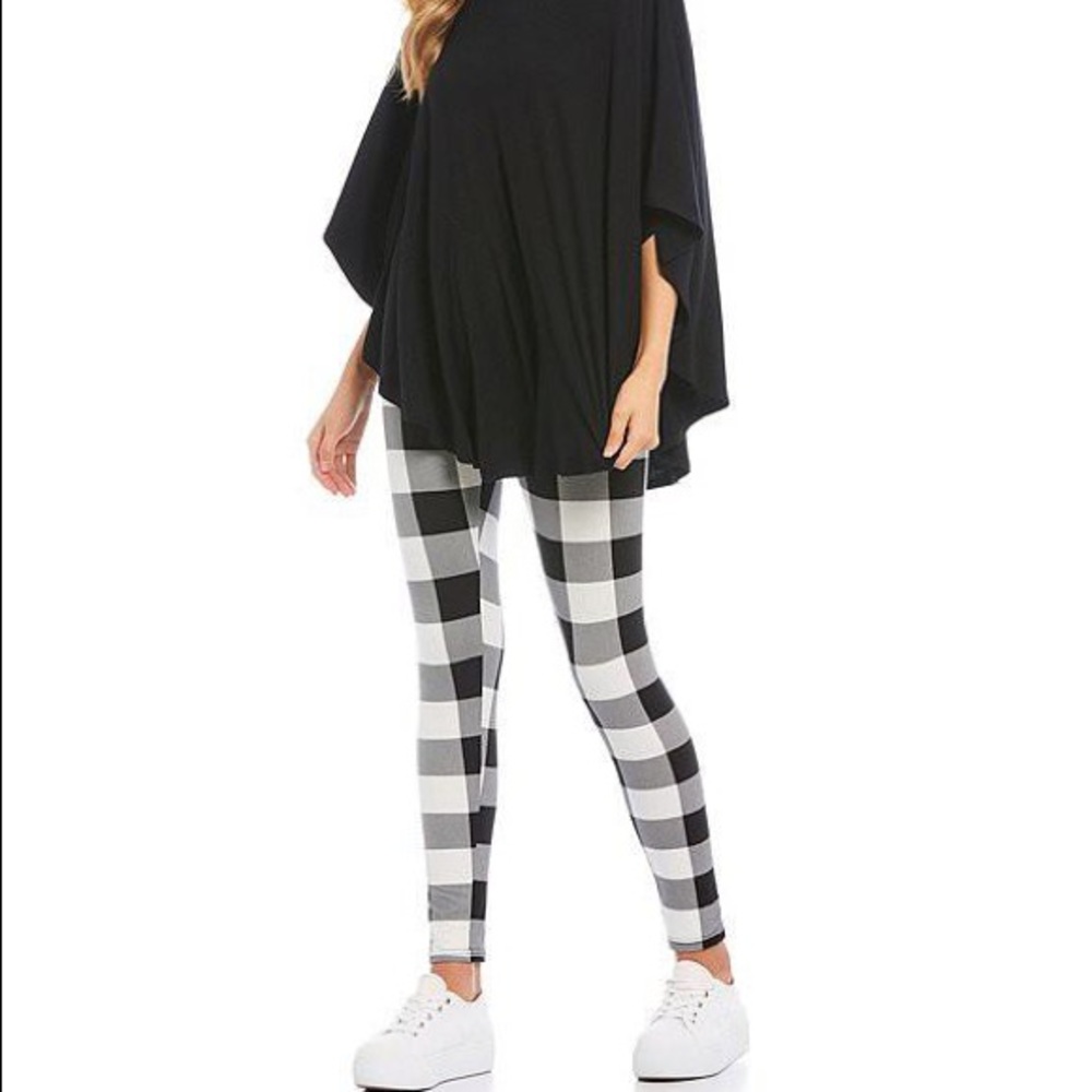 Buffalo Plaid Leggings (White and Black)